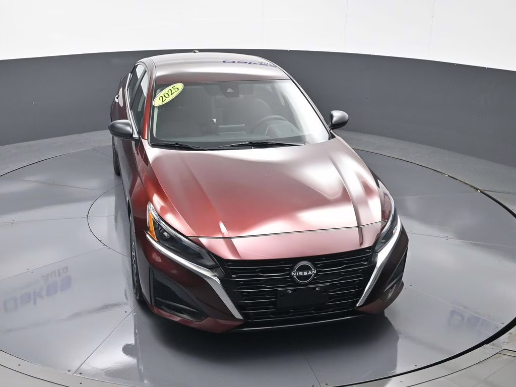 2025 Garnet Pearl Metallic Nissan Altima 2.5 SV FWD Sedan