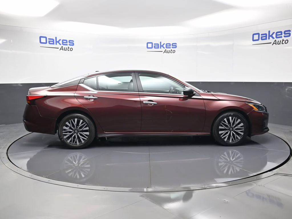 2025 Garnet Pearl Metallic Nissan Altima 2.5 SV FWD Sedan