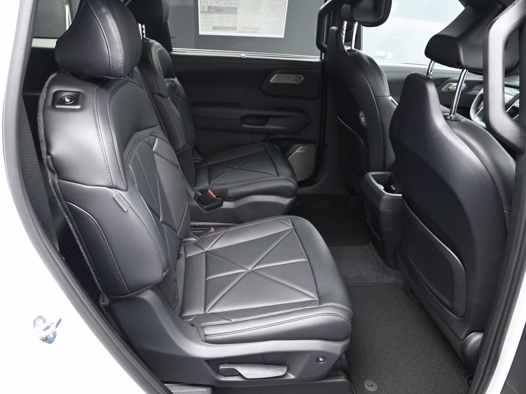 2027 Glacial White Pearl Kia Telluride Hybrid SX FWD SUV
