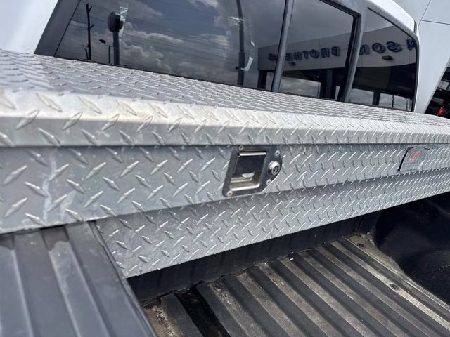 2014 Oxford White Ford F-150 XLT 4X4 Truck