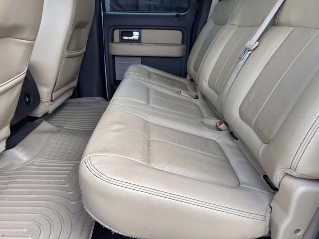 2014 Oxford White Ford F-150 XLT 4X4 Truck