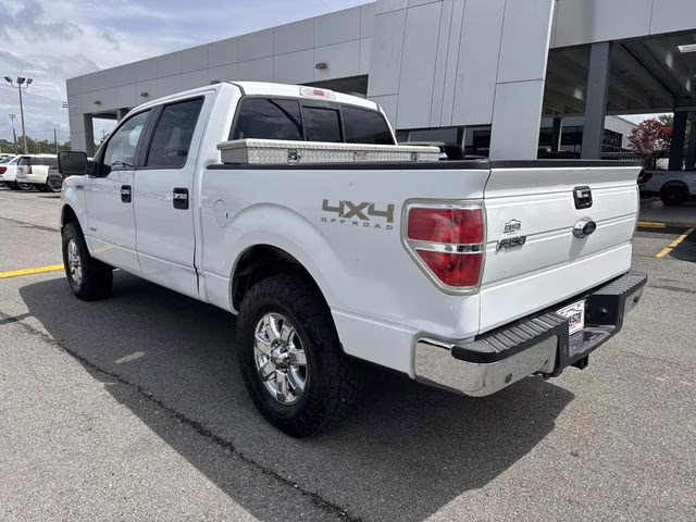 2014 Oxford White Ford F-150 XLT 4X4 Truck