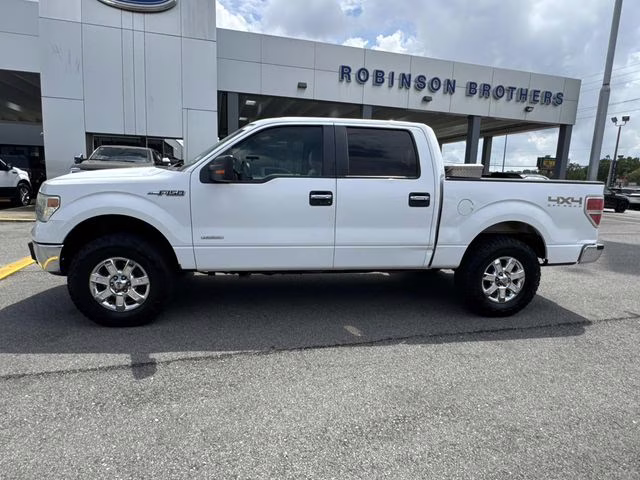 2014 Oxford White Ford F-150 XLT 4X4 Truck