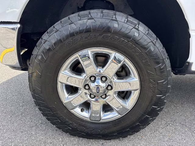 2014 Oxford White Ford F-150 XLT 4X4 Truck