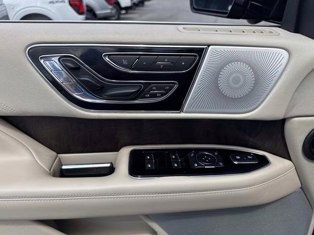 2019 Mocha Lincoln Navigator Reserve 4X4 SUV