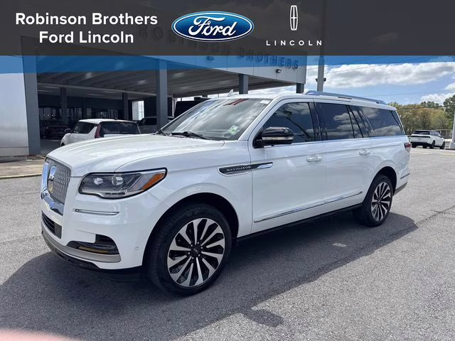 2024 White Metallic Lincoln Navigator L Reserve 4X4 SUV