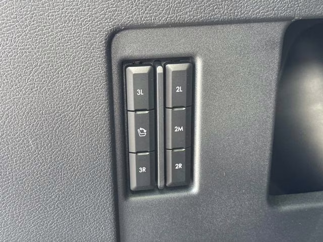 2024 White Metallic Lincoln Navigator L Reserve 4X4 SUV