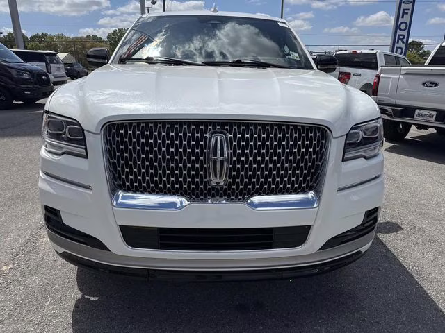 2024 White Metallic Lincoln Navigator L Reserve 4X4 SUV