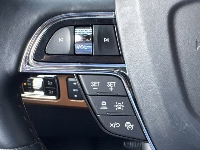 2024 White Metallic Lincoln Navigator L Reserve 4X4 SUV