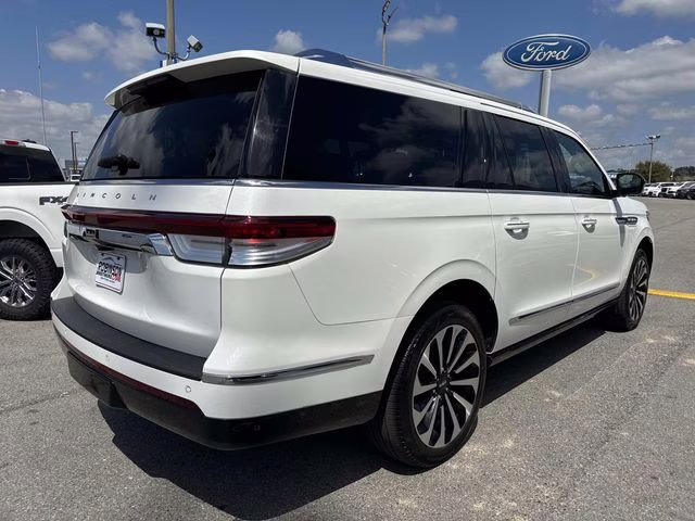 2024 White Metallic Lincoln Navigator L Reserve 4X4 SUV