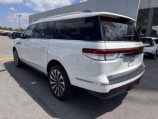2024 White Metallic Lincoln Navigator L Reserve 4X4 SUV