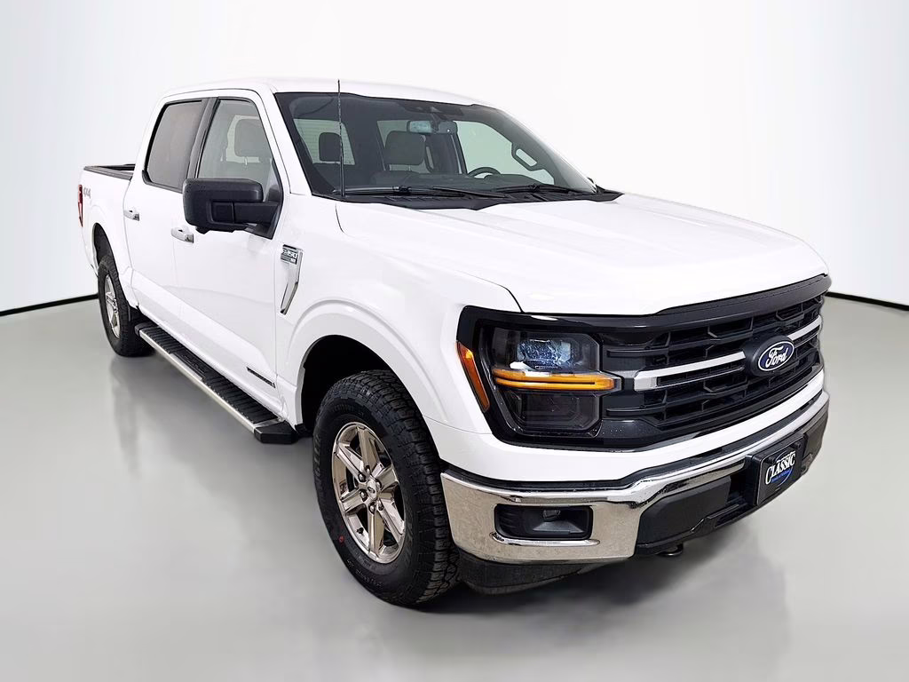 2024 Oxford White Ford F-150 XLT 4X4 Truck