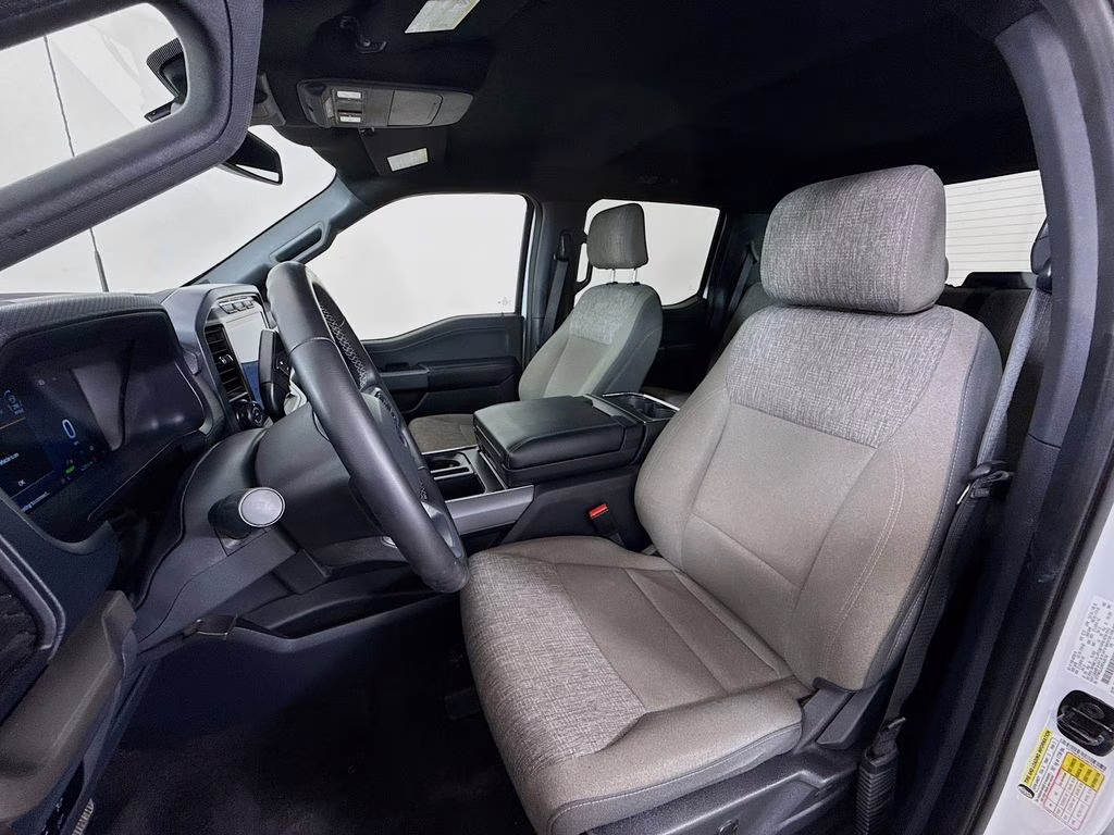 2024 Oxford White Ford F-150 XLT 4X4 Truck