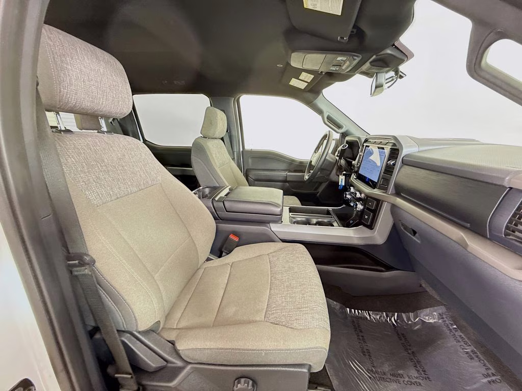 2024 Oxford White Ford F-150 XLT 4X4 Truck