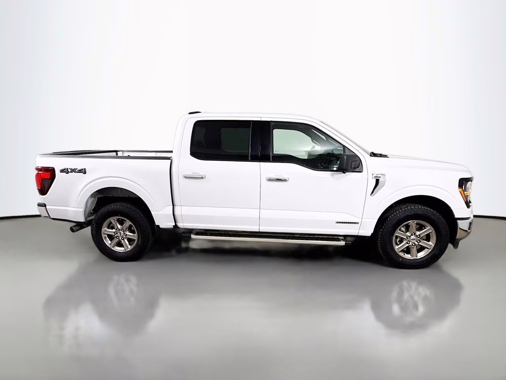 2024 Oxford White Ford F-150 XLT 4X4 Truck