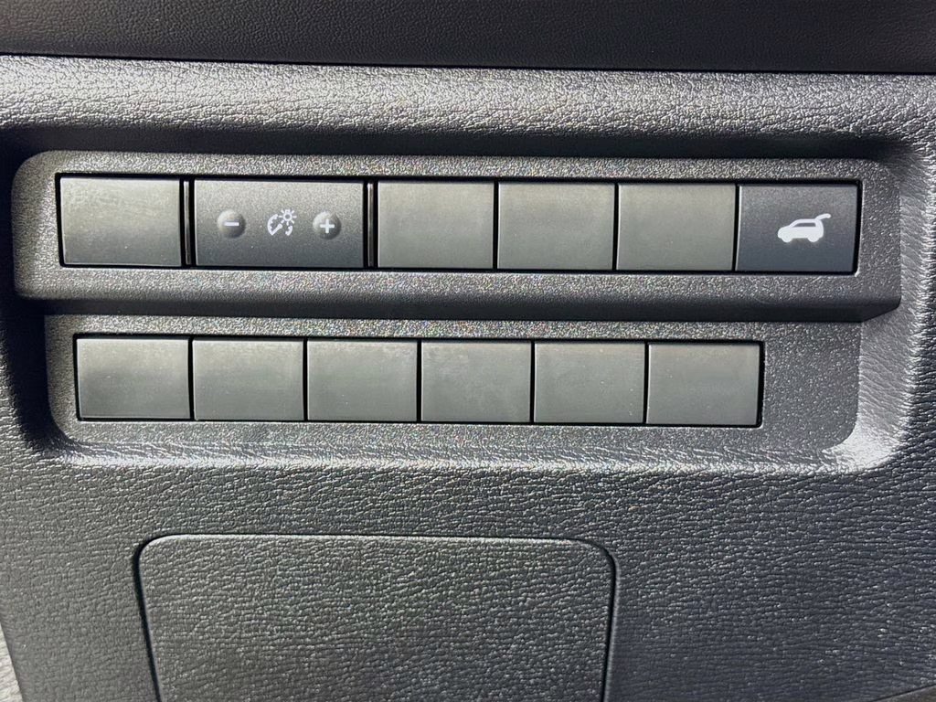 2025 Silver Mitsubishi Outlander SE AWD SUV