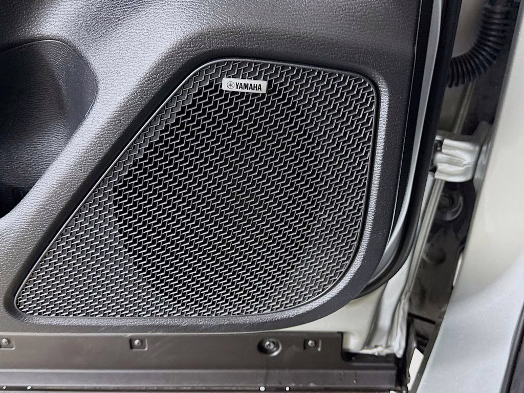 2025 Silver Mitsubishi Outlander SE AWD SUV