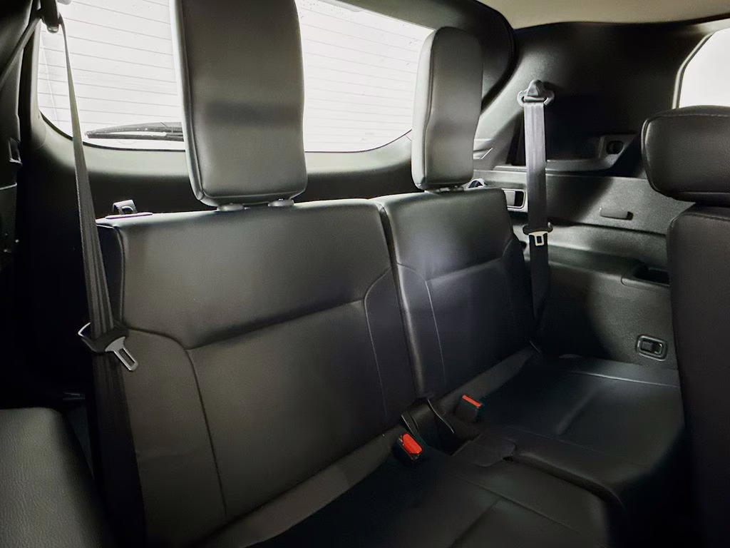 2025 Silver Mitsubishi Outlander SE AWD SUV