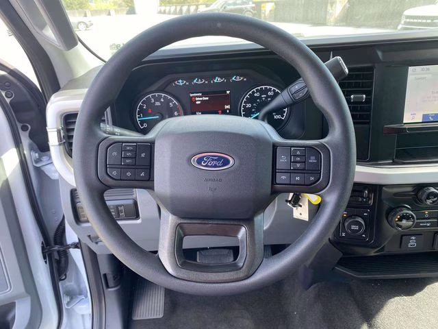 2026 Oxford White Ford Super Duty F-250 SRW XL 4X4 Truck