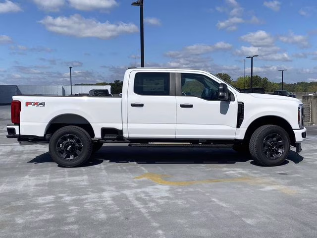 2026 Oxford White Ford Super Duty F-250 SRW XL 4X4 Truck