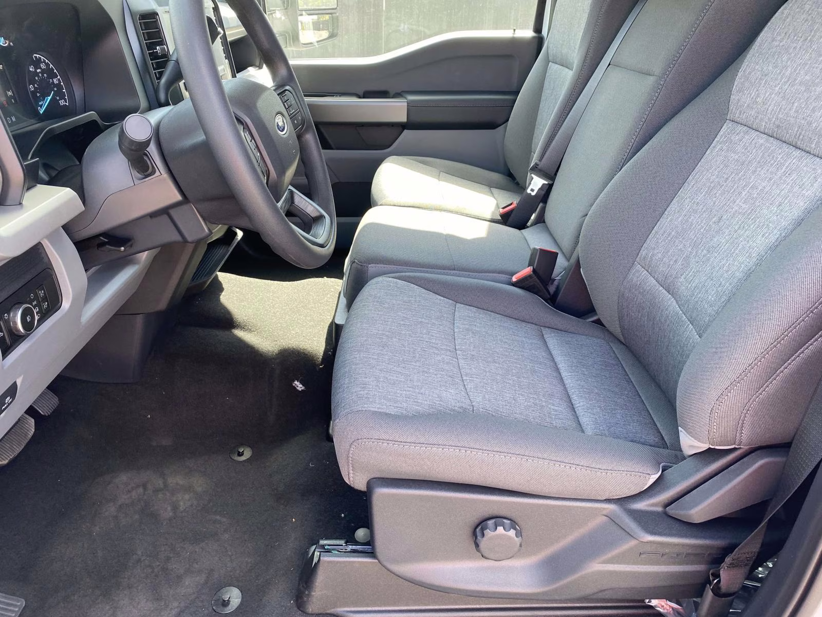 2026 Oxford White Ford Super Duty F-250 SRW XL 4X4 Truck