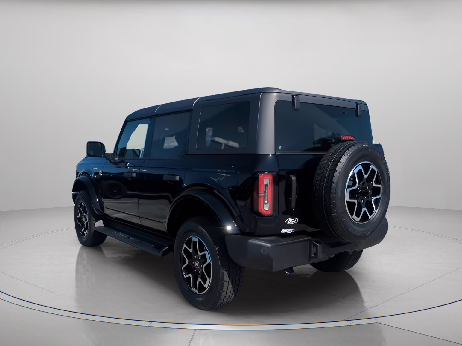 2026 Shadow Black Ford Bronco Outer Banks 4X4 Convertible