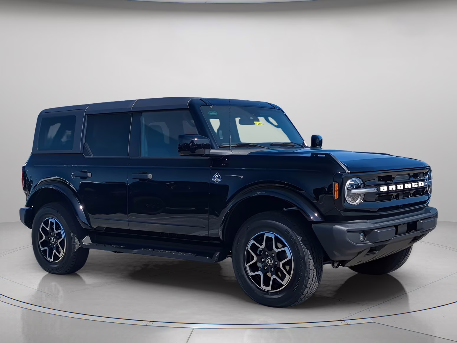 2026 Shadow Black Ford Bronco Outer Banks 4X4 Convertible