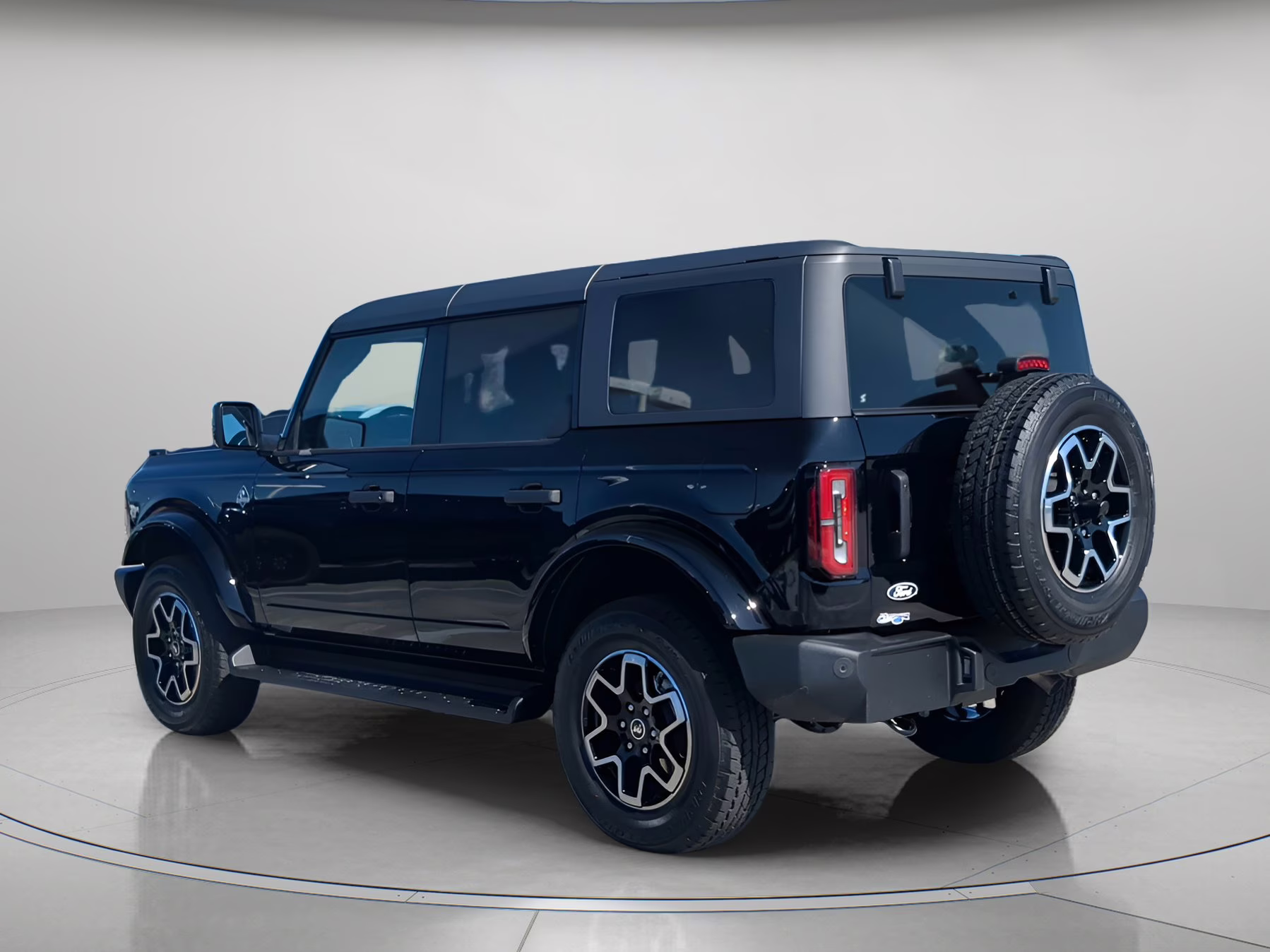 2026 Shadow Black Ford Bronco Outer Banks 4X4 Convertible