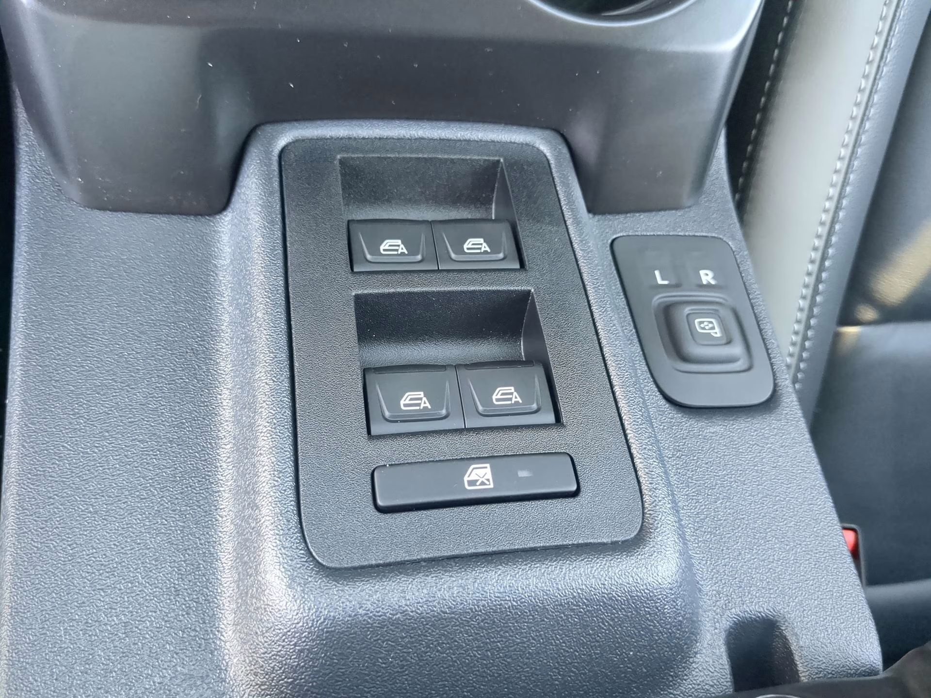 2026 Shadow Black Ford Bronco Outer Banks 4X4 Convertible