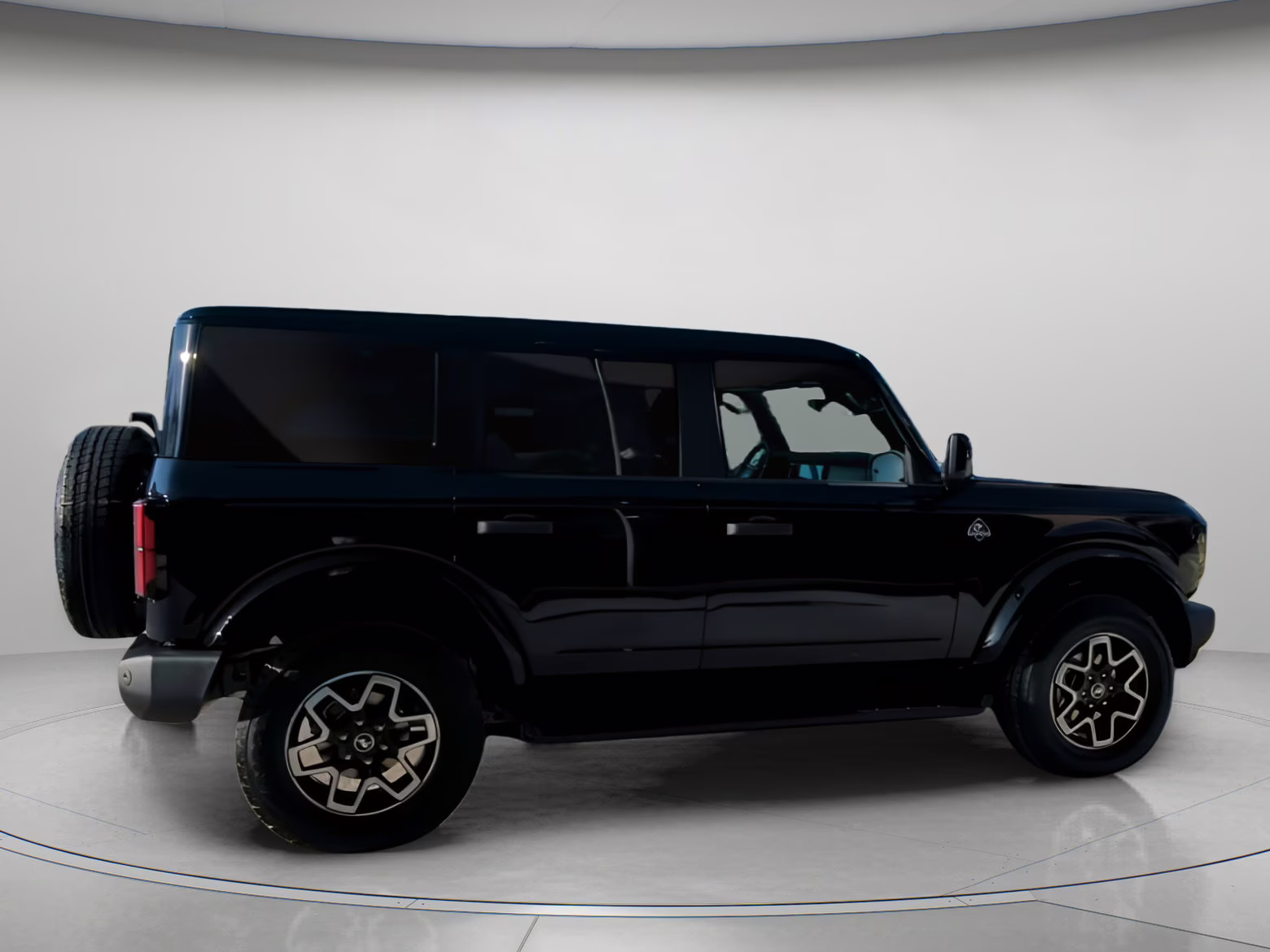 2026 Shadow Black Ford Bronco Outer Banks 4X4 Convertible