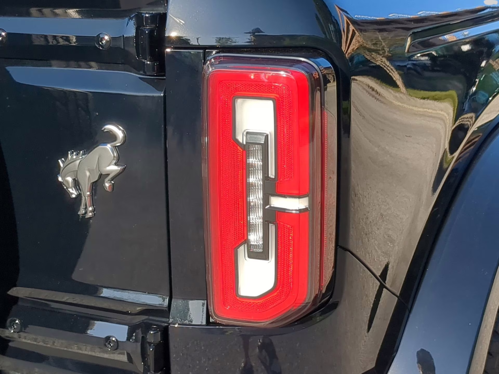 2026 Shadow Black Ford Bronco Outer Banks 4X4 Convertible