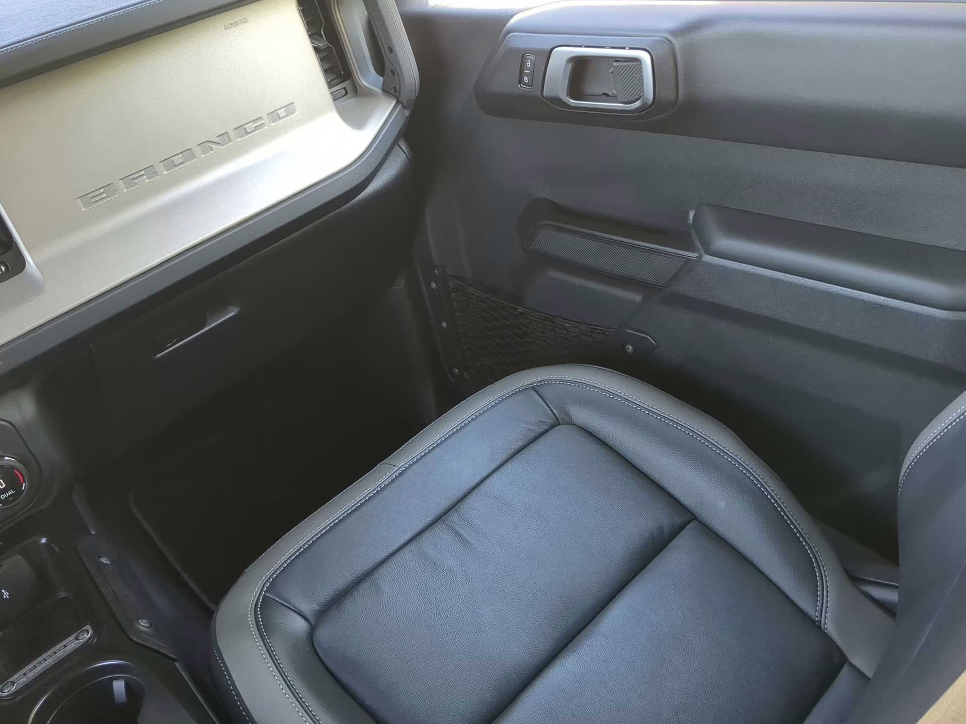 2026 Shadow Black Ford Bronco Outer Banks 4X4 Convertible