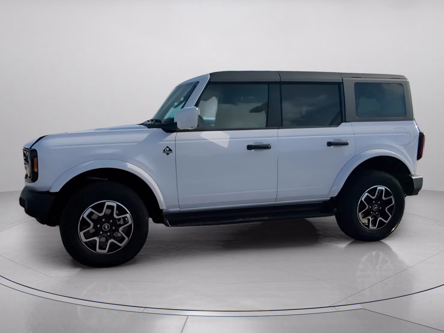 2026 Oxford White Ford Bronco Outer Banks 4X4 Convertible