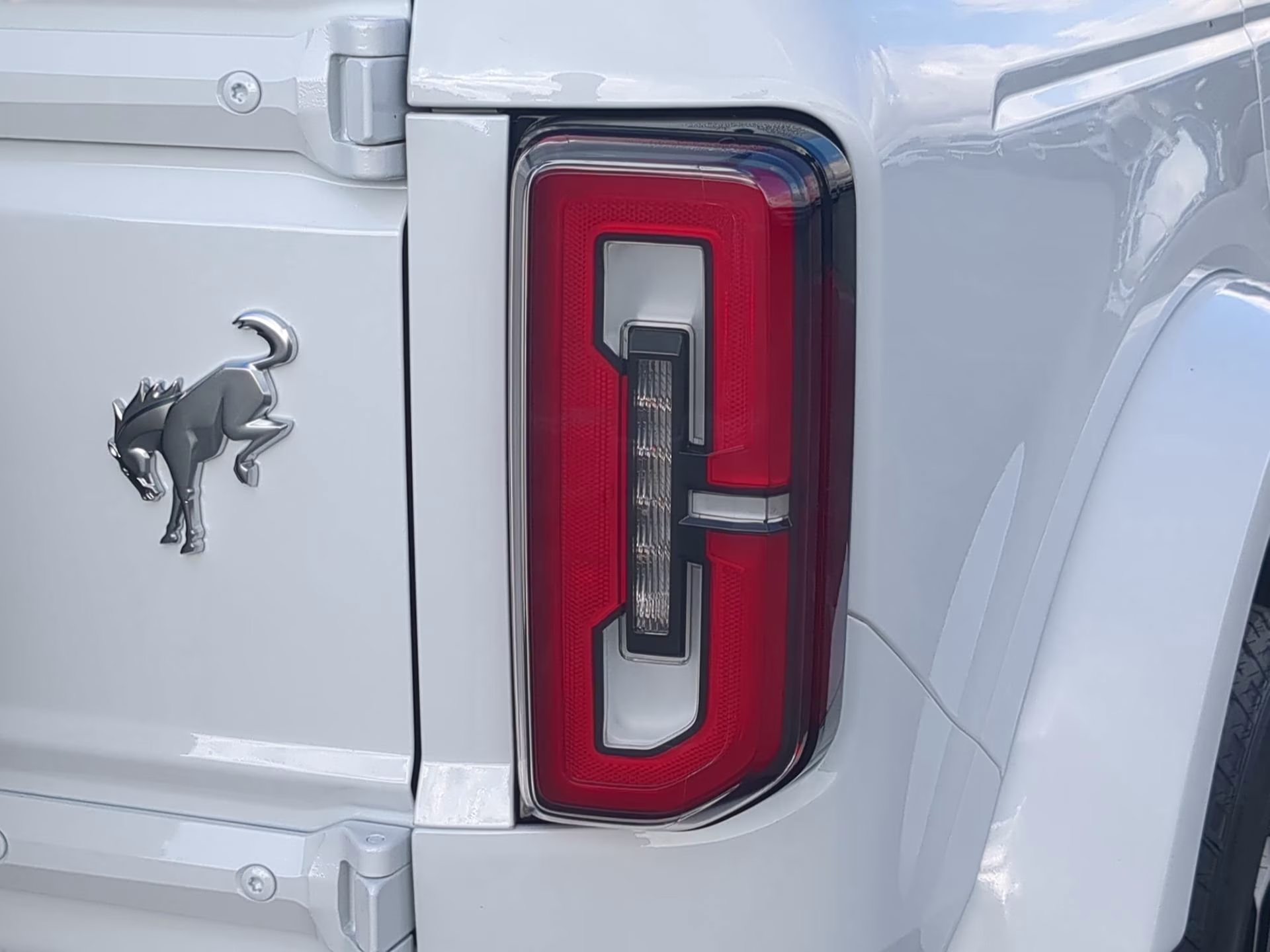 2026 Oxford White Ford Bronco Outer Banks 4X4 Convertible