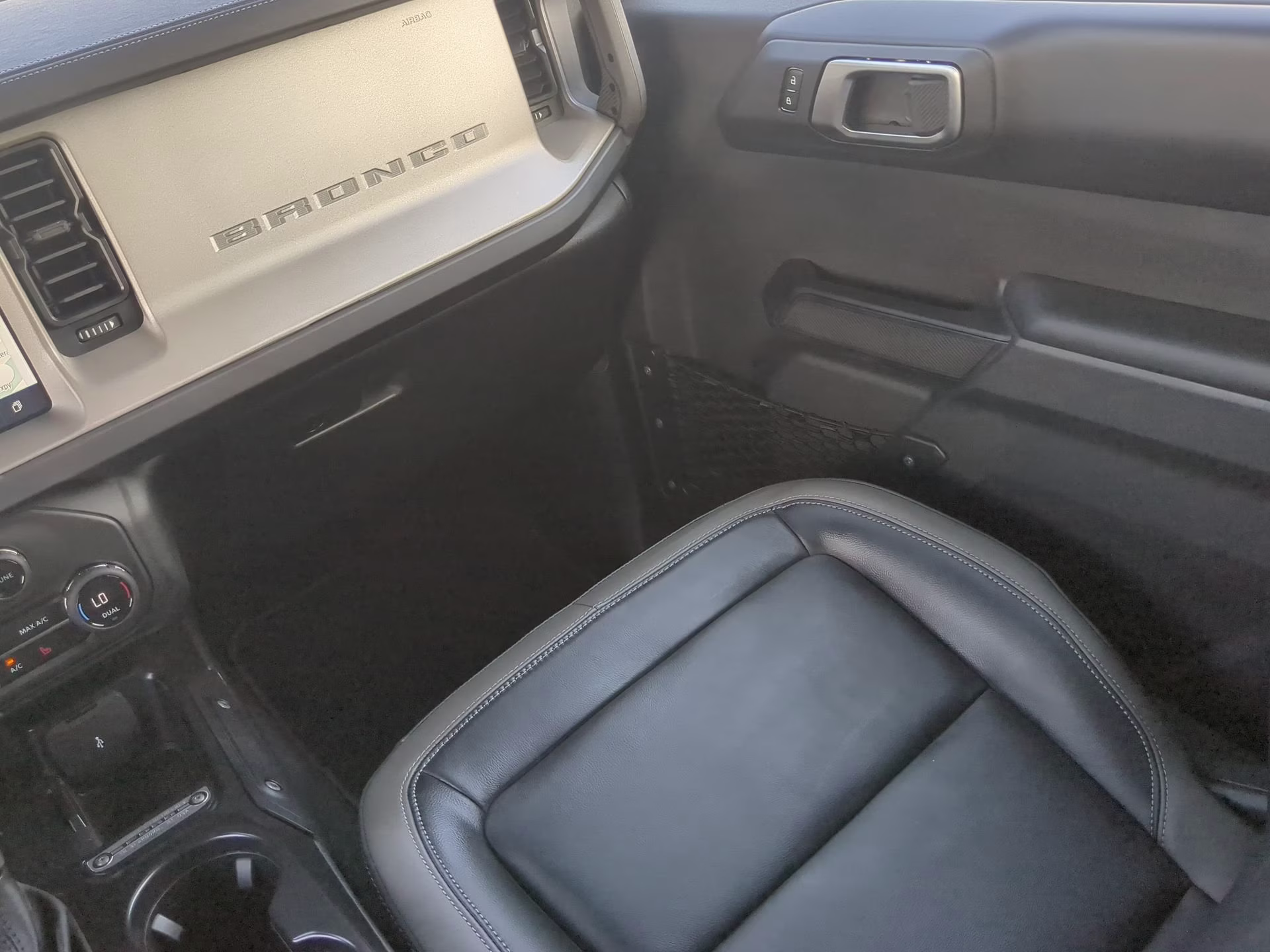 2026 Oxford White Ford Bronco Outer Banks 4X4 Convertible