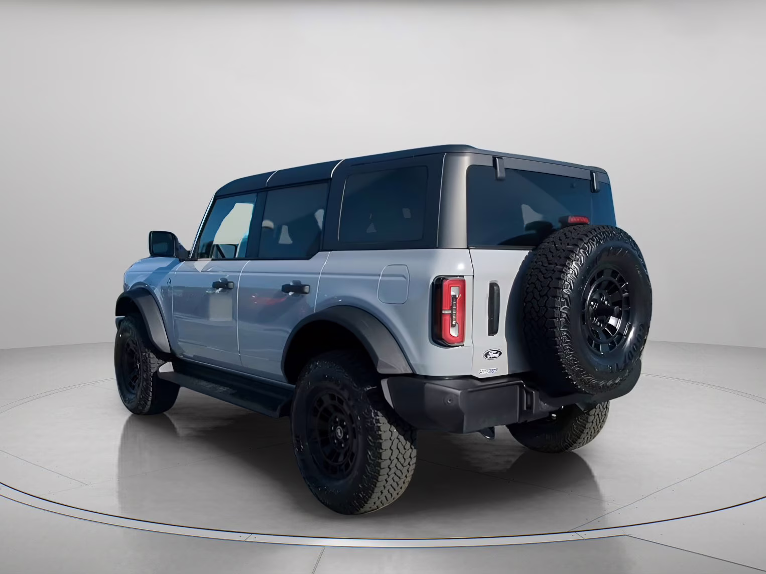 2026 Avalanche Gray Ford Bronco Outer Banks 4X4 Convertible