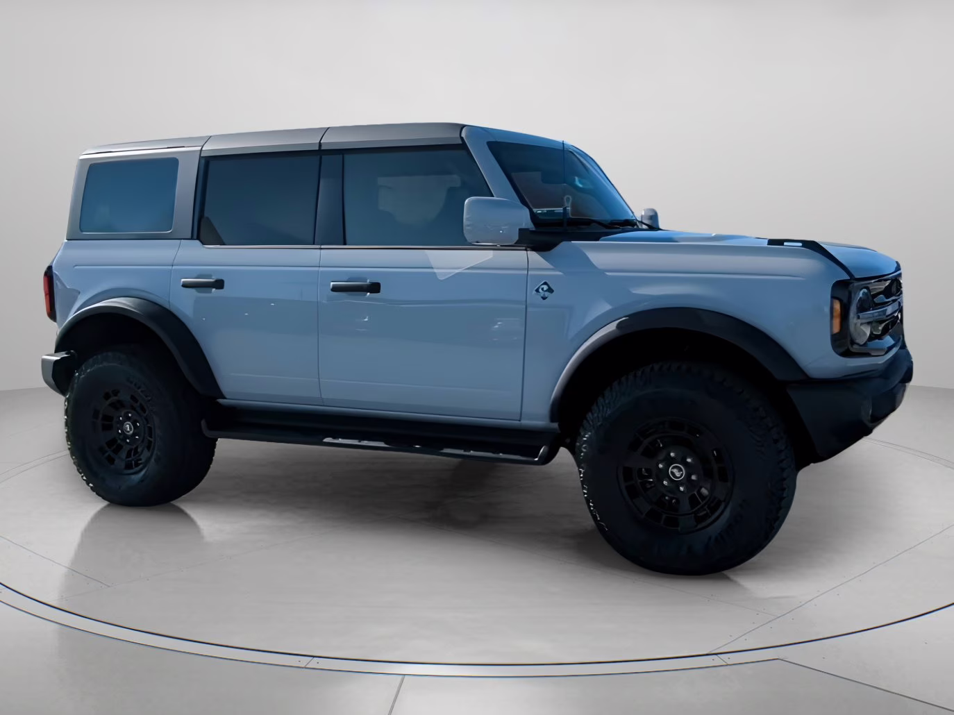 2026 Avalanche Gray Ford Bronco Outer Banks 4X4 Convertible