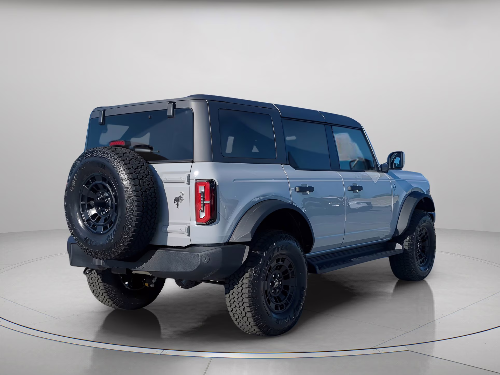 2026 Avalanche Gray Ford Bronco Outer Banks 4X4 Convertible