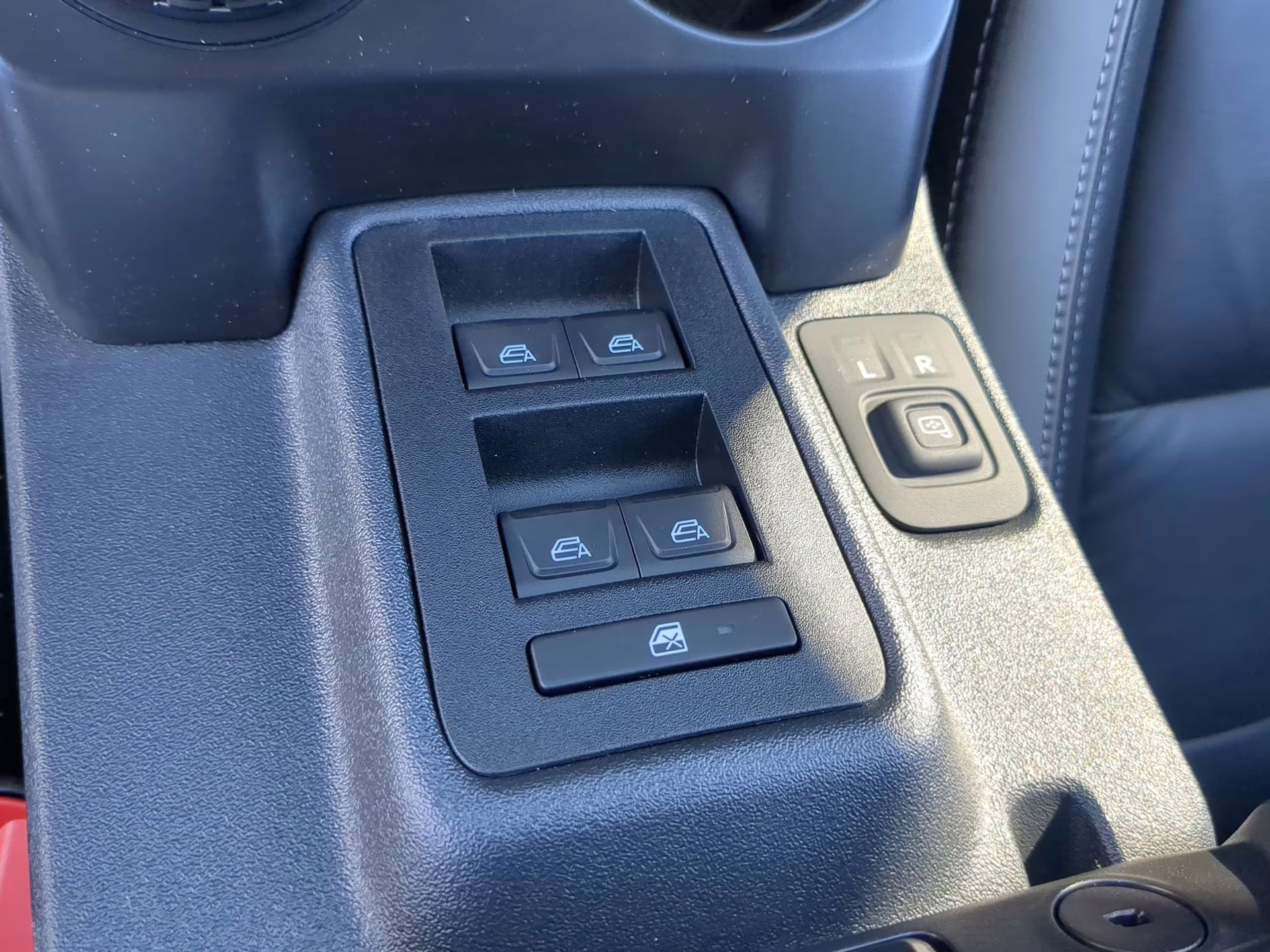 2026 Avalanche Gray Ford Bronco Outer Banks 4X4 Convertible