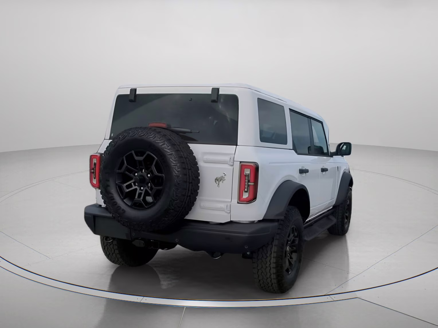 2026 Oxford White Ford Bronco Badlands 4X4 Convertible