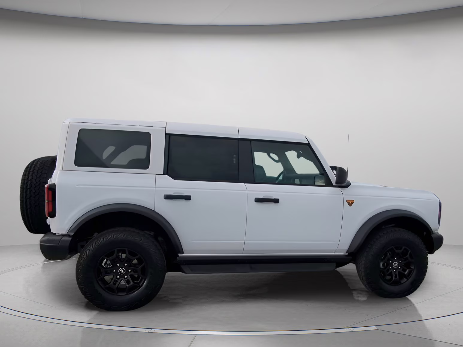 2026 Oxford White Ford Bronco Badlands 4X4 Convertible