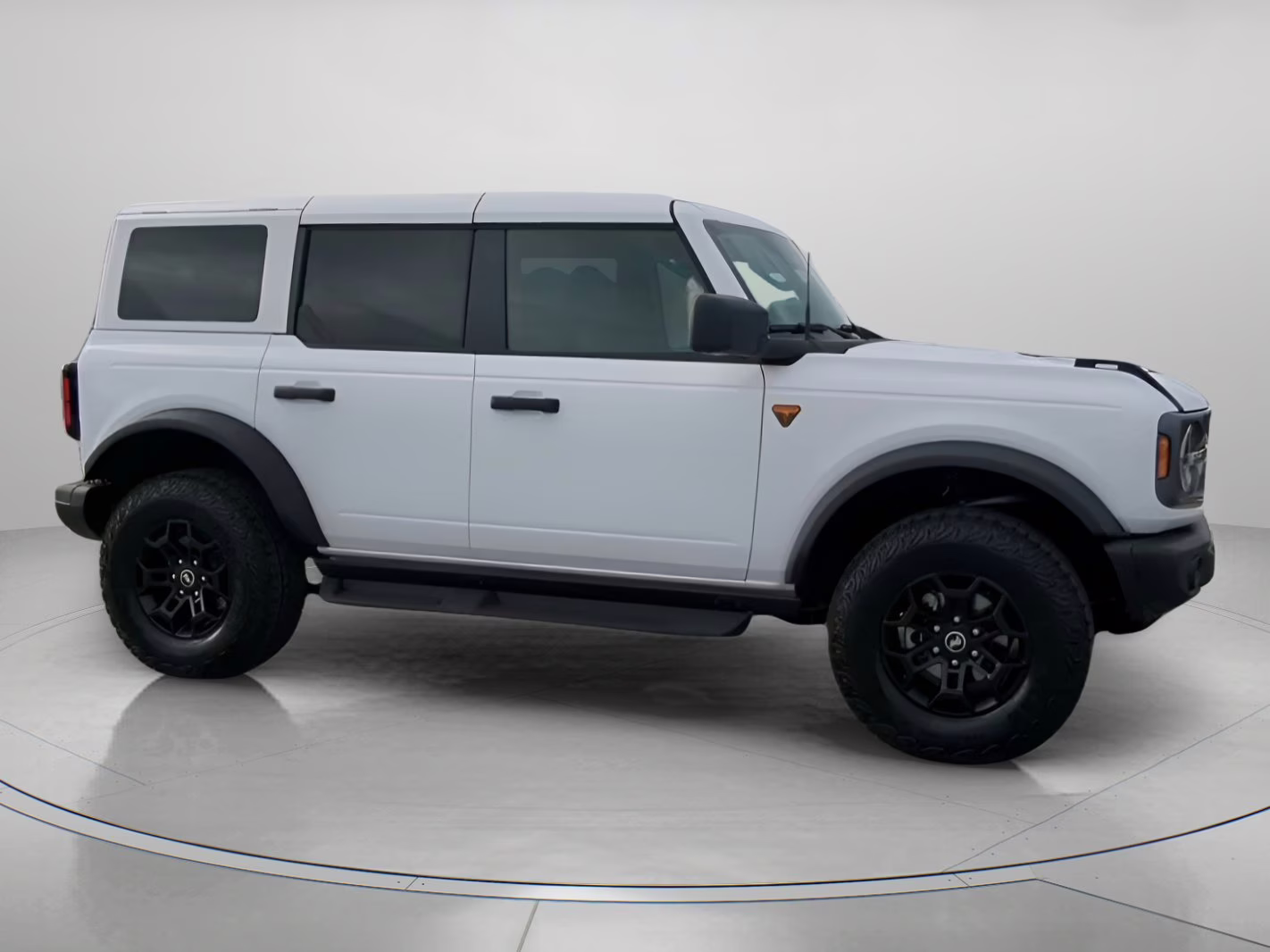 2026 Oxford White Ford Bronco Badlands 4X4 Convertible