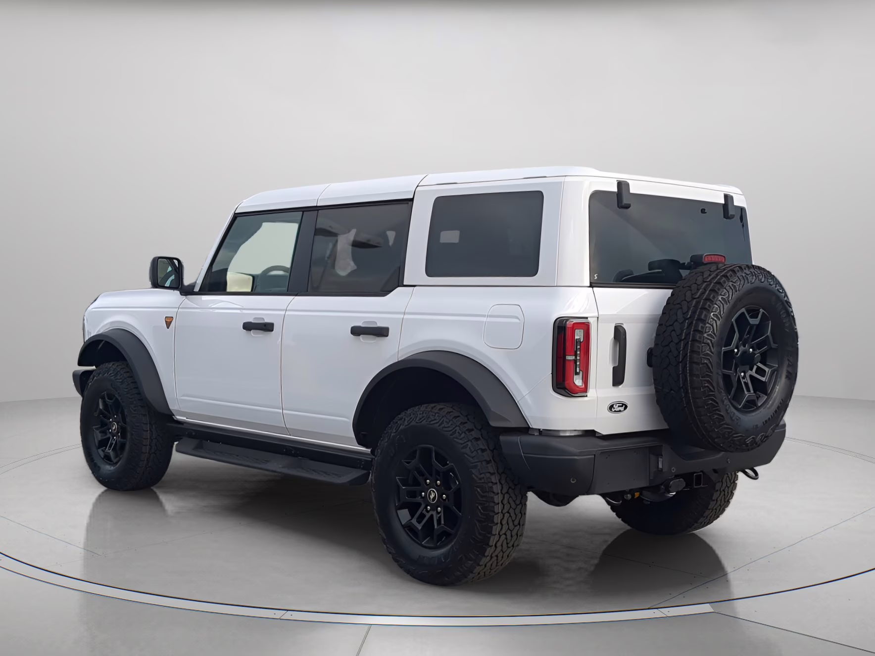 2026 Oxford White Ford Bronco Badlands 4X4 Convertible