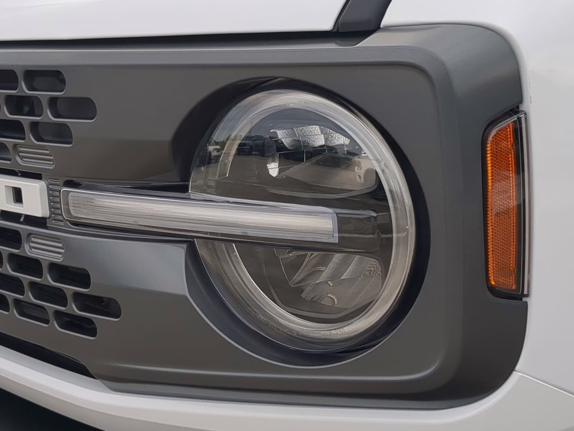 2026 Oxford White Ford Bronco Badlands 4X4 Convertible
