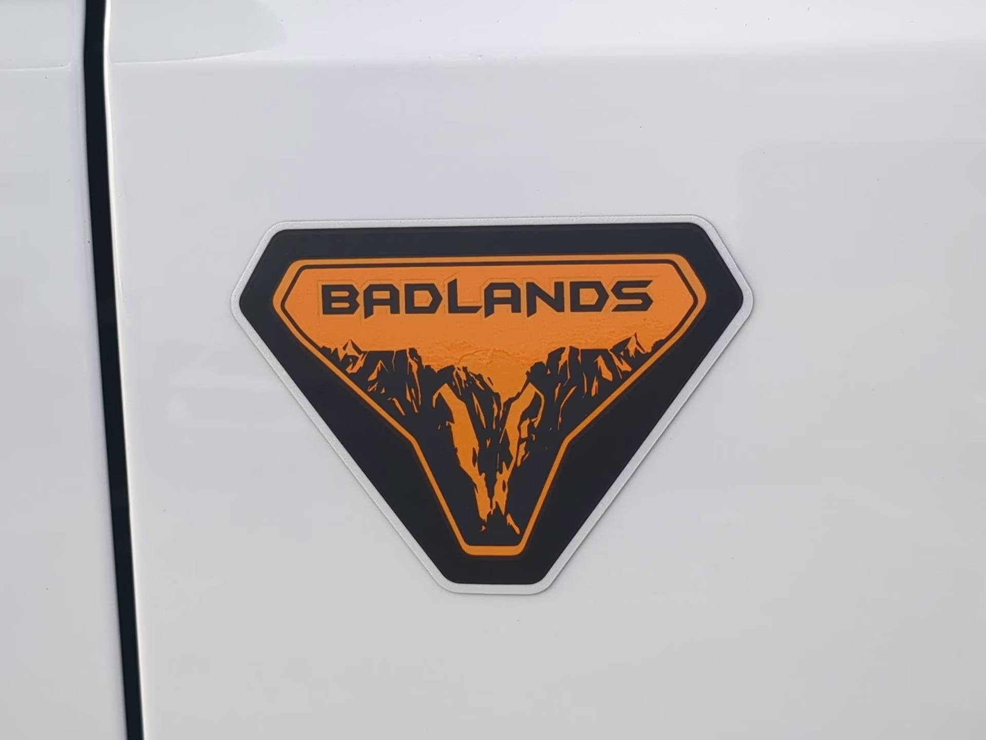 2026 Oxford White Ford Bronco Badlands 4X4 Convertible