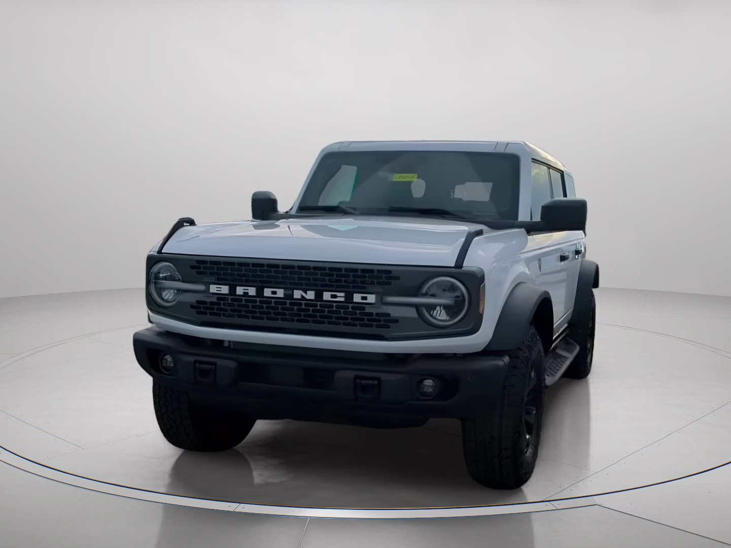 2026 Oxford White Ford Bronco Badlands 4X4 Convertible