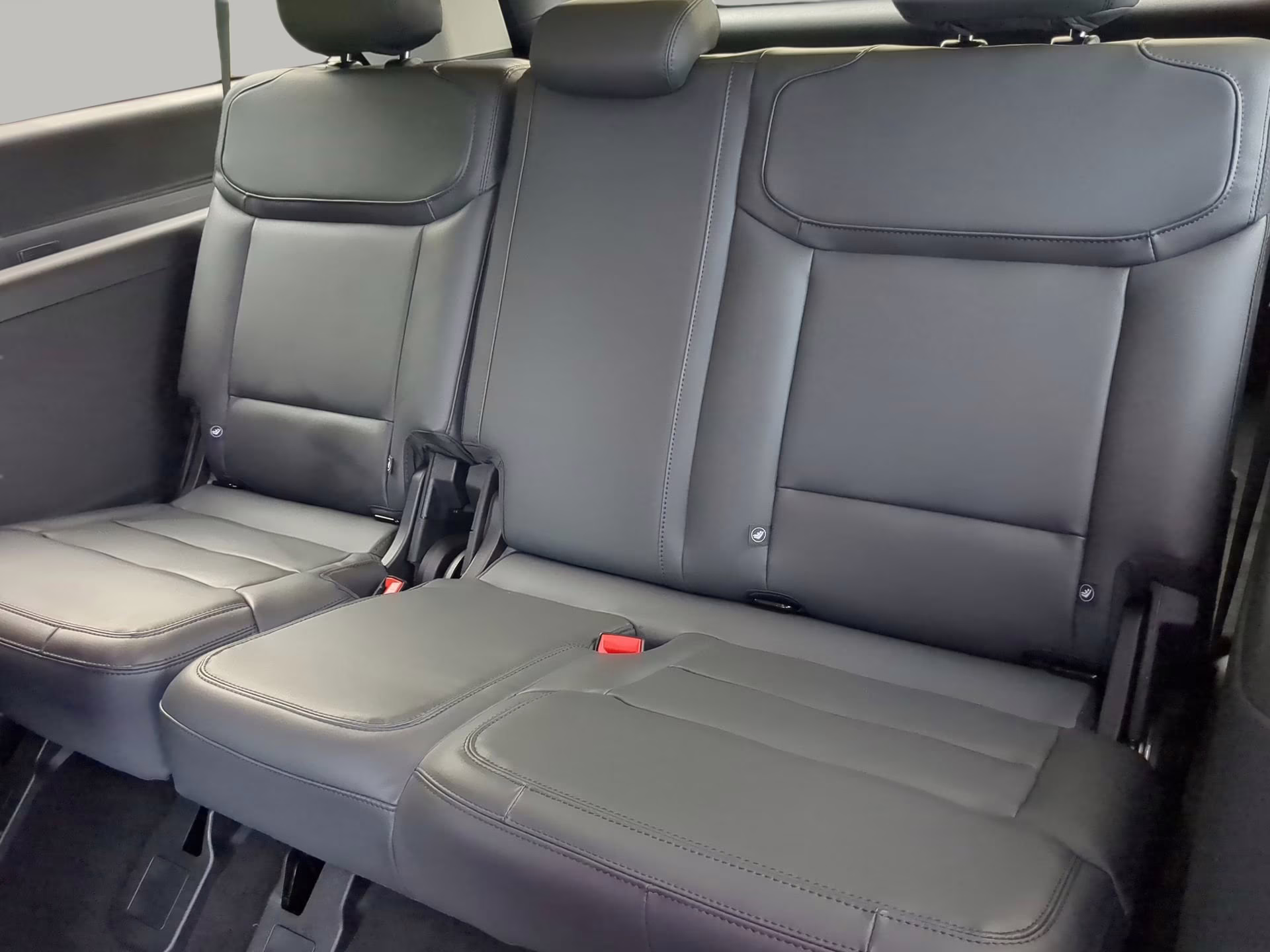 2026 Glacier Gray Metallic Tri-Coat Ford Expedition Max Active RWD SUV