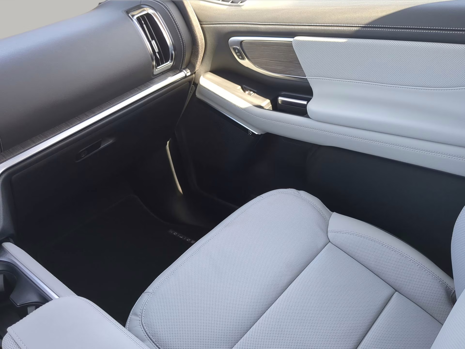 2026 Dark Matter Gray Metallic Ford Expedition Max Platinum 4X4 SUV