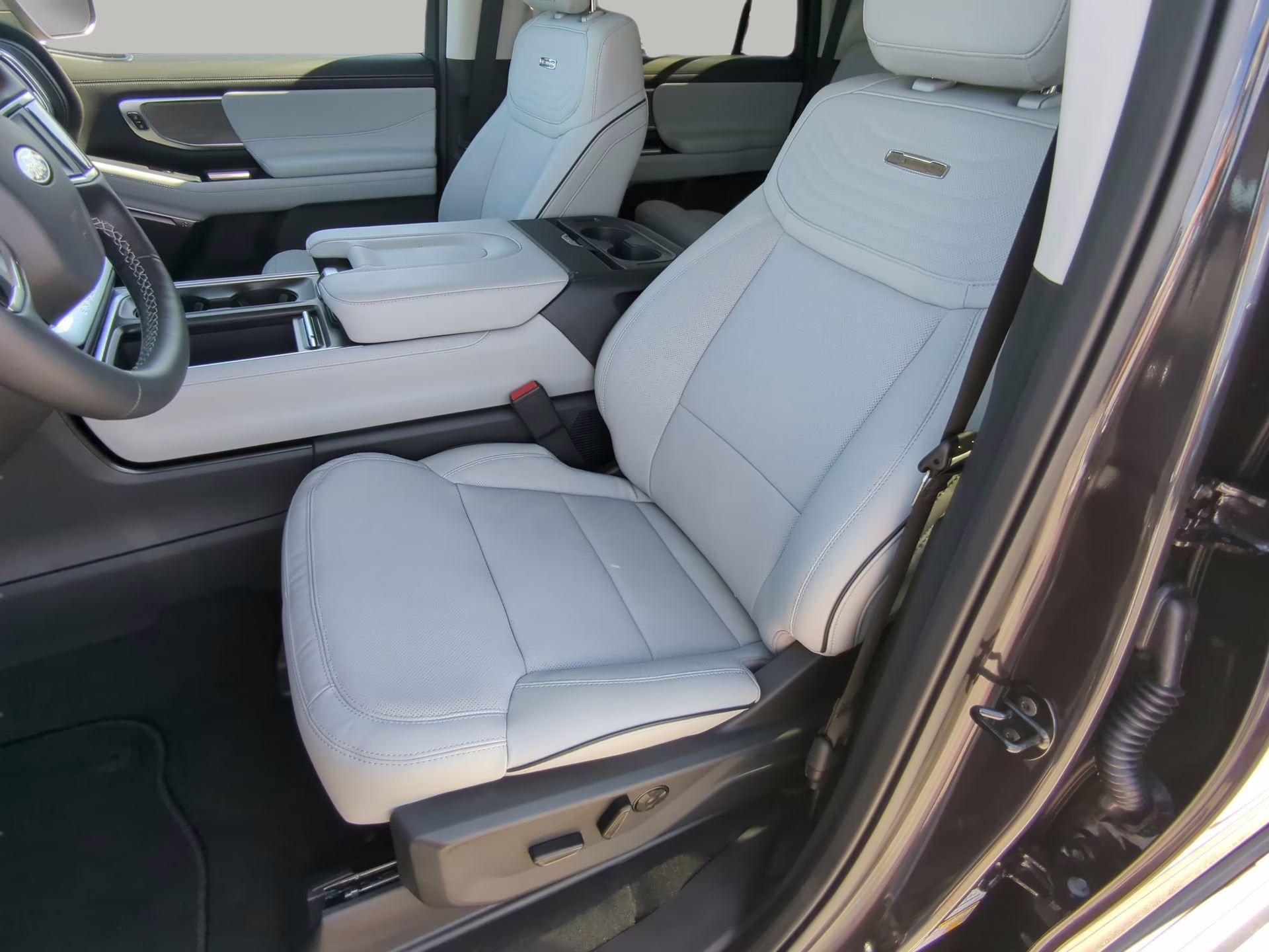 2026 Dark Matter Gray Metallic Ford Expedition Max Platinum 4X4 SUV