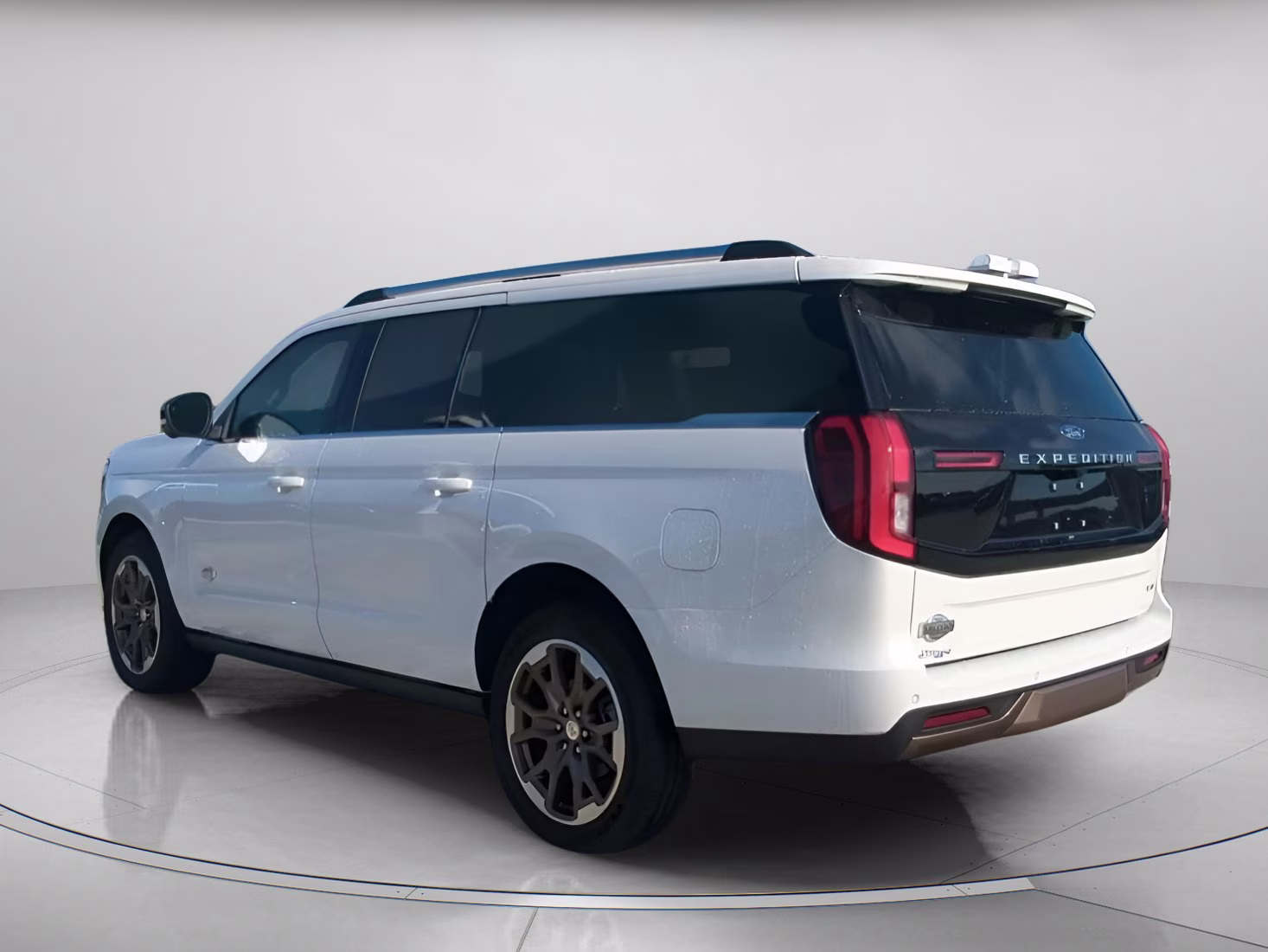 2026 Star White Metallic Tri-Coat Ford Expedition Max King Ranch 4X4 SUV
